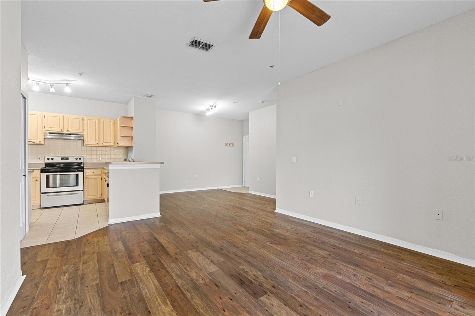 Image 9 of 36 For 1175 Lake Shadow Circle 4105