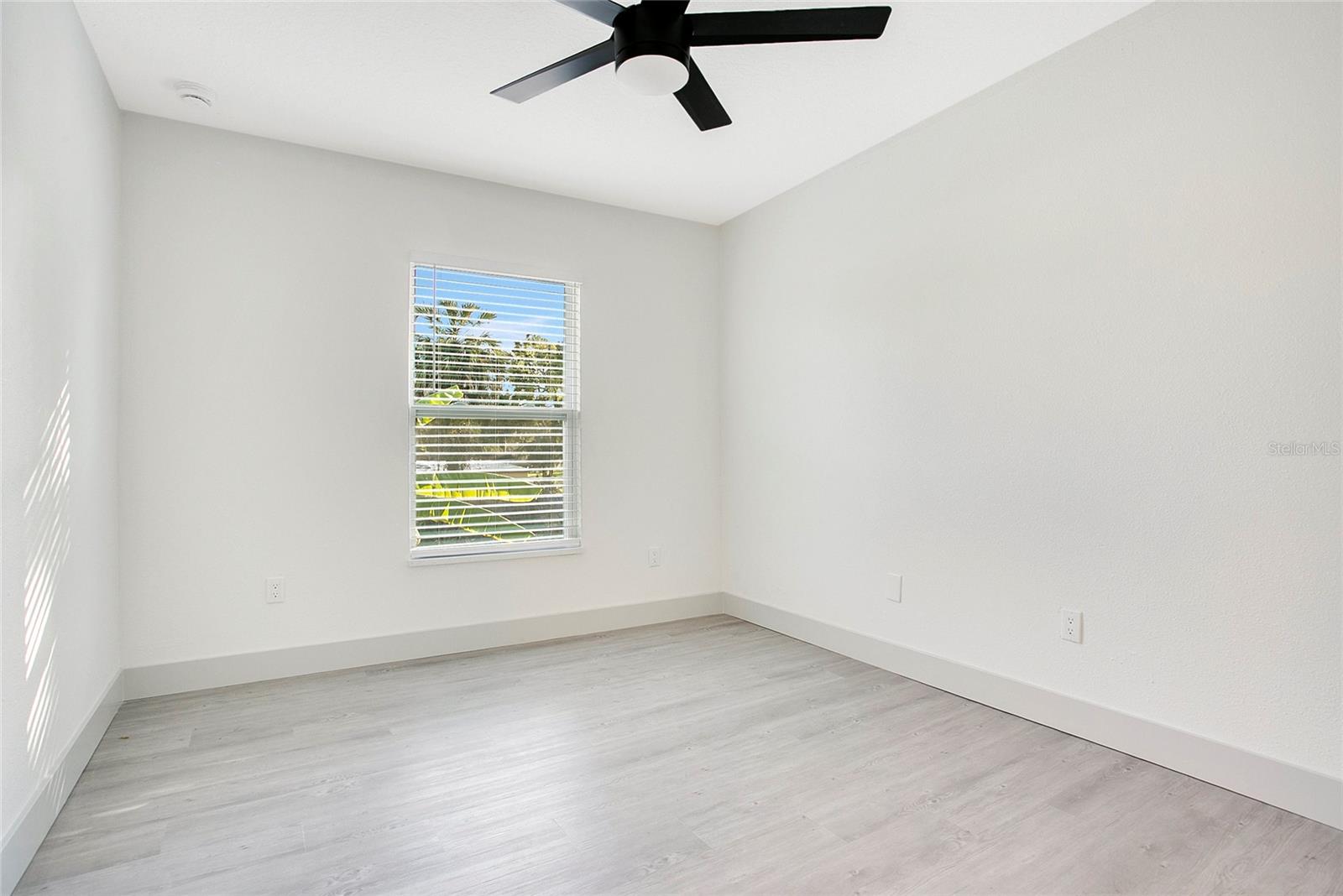 Image 14 of 16 For 1217 6th Street