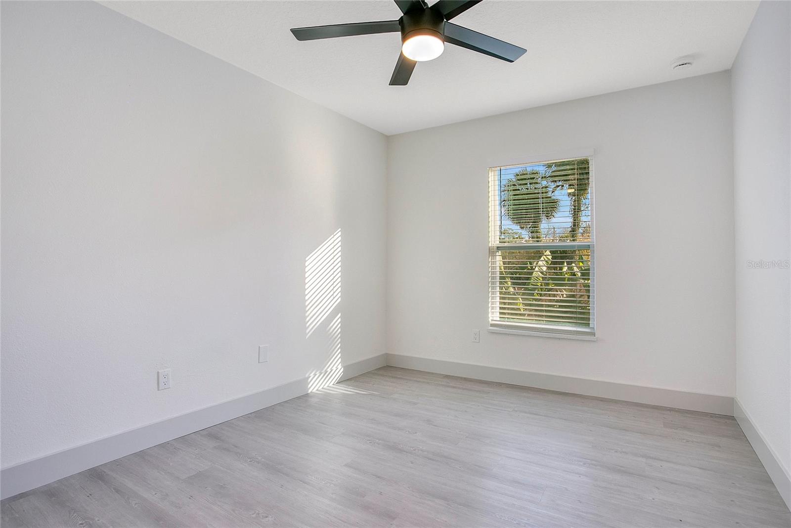 Image 15 of 16 For 1217 6th Street