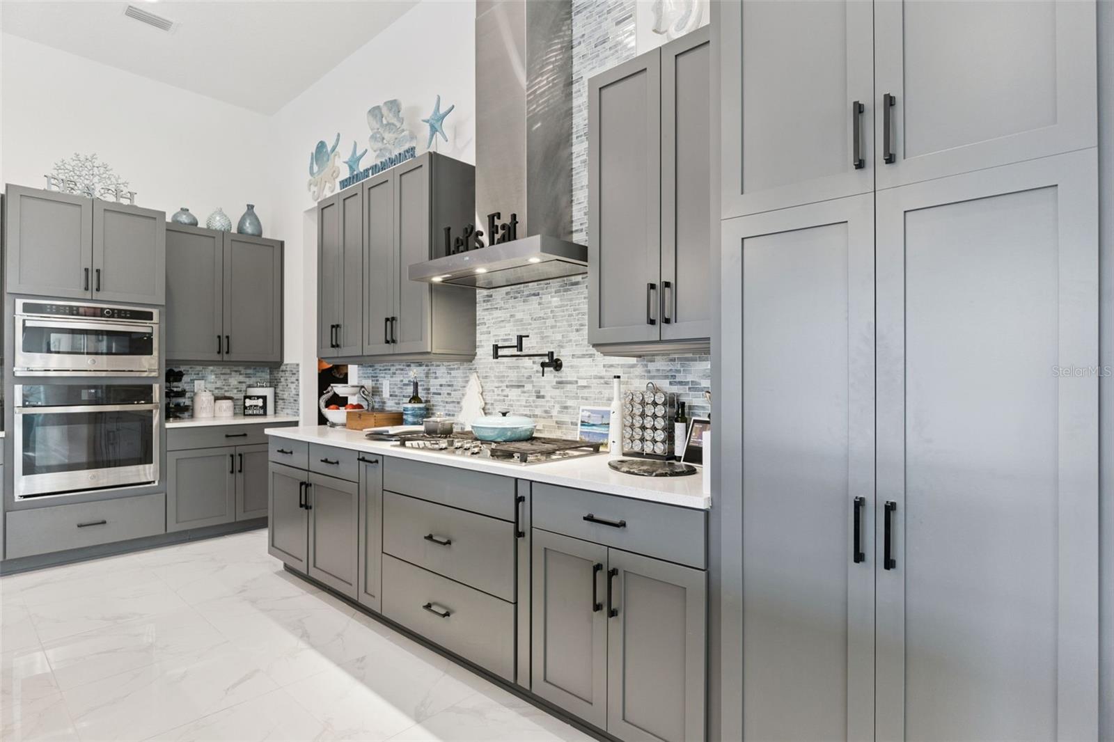 Image 14 of 55 For 30 Kingswood Court