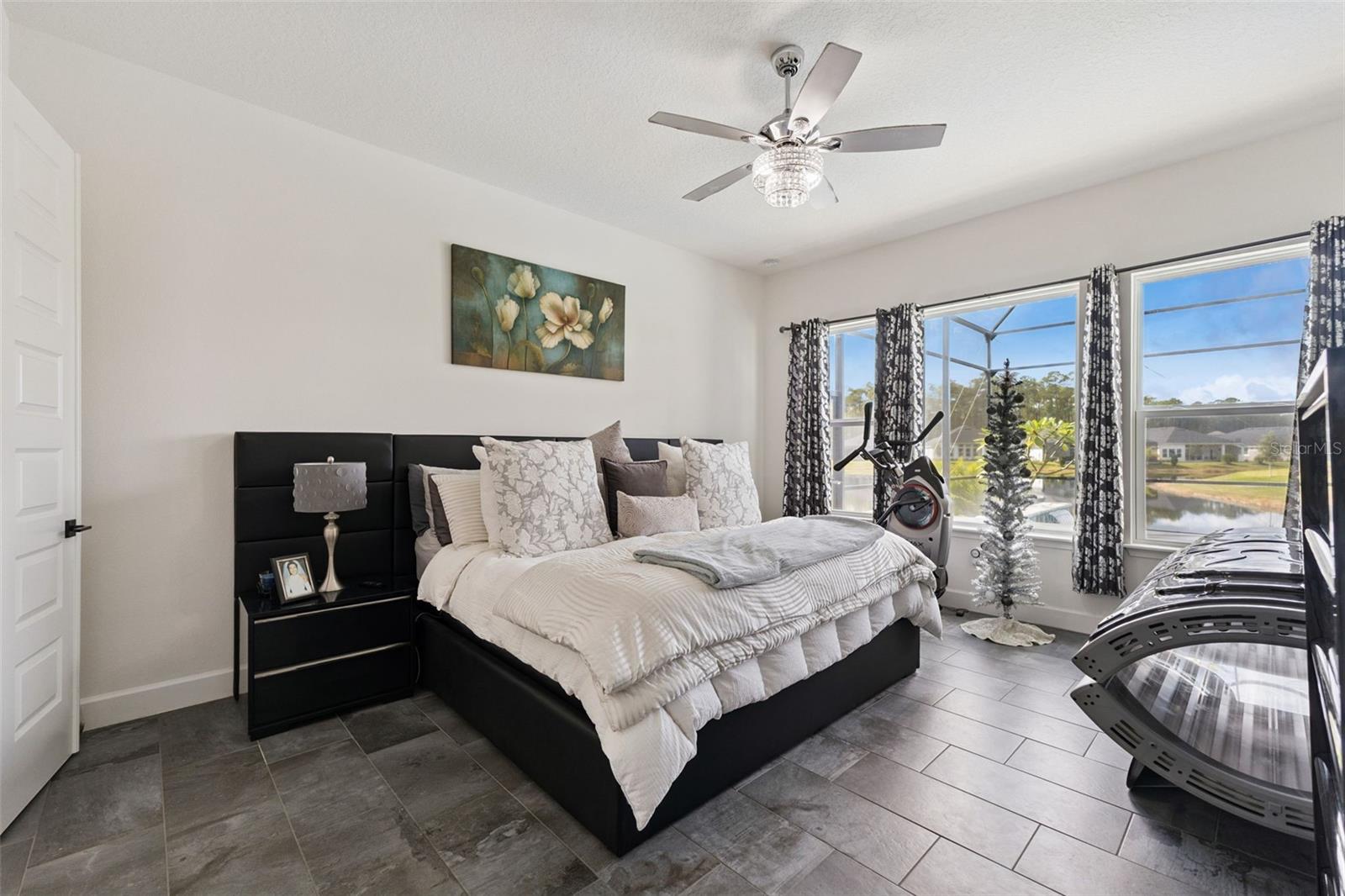 Image 17 of 55 For 30 Kingswood Court