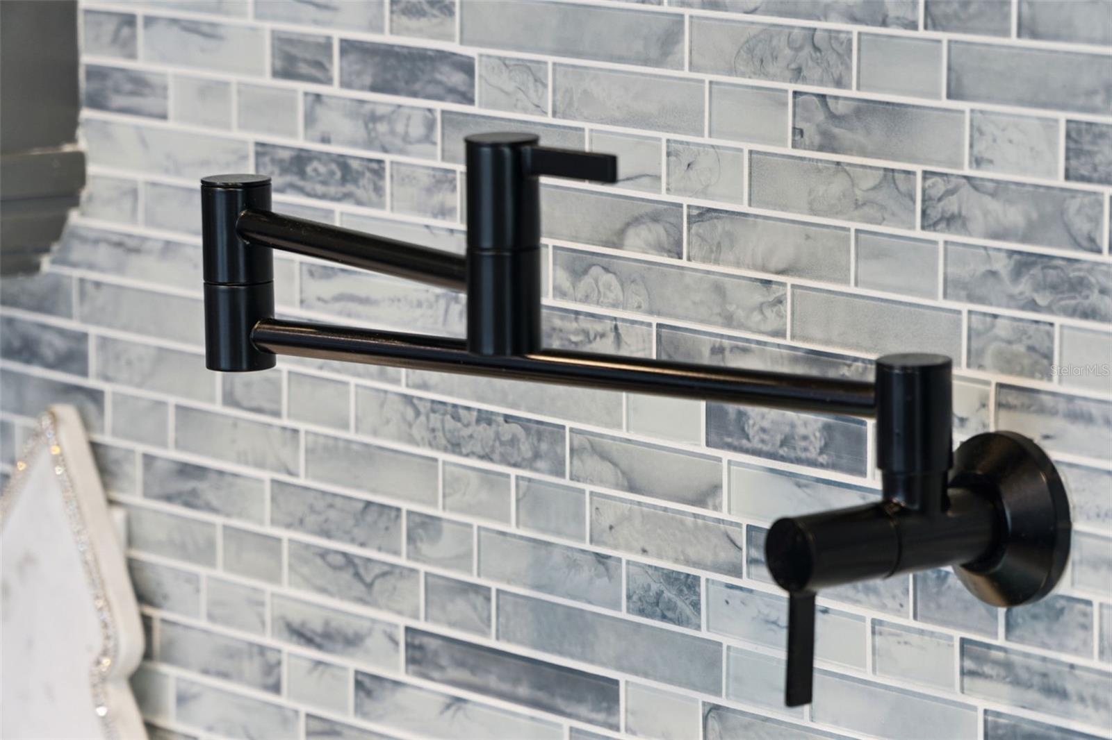 Image 25 of 55 For 30 Kingswood Court