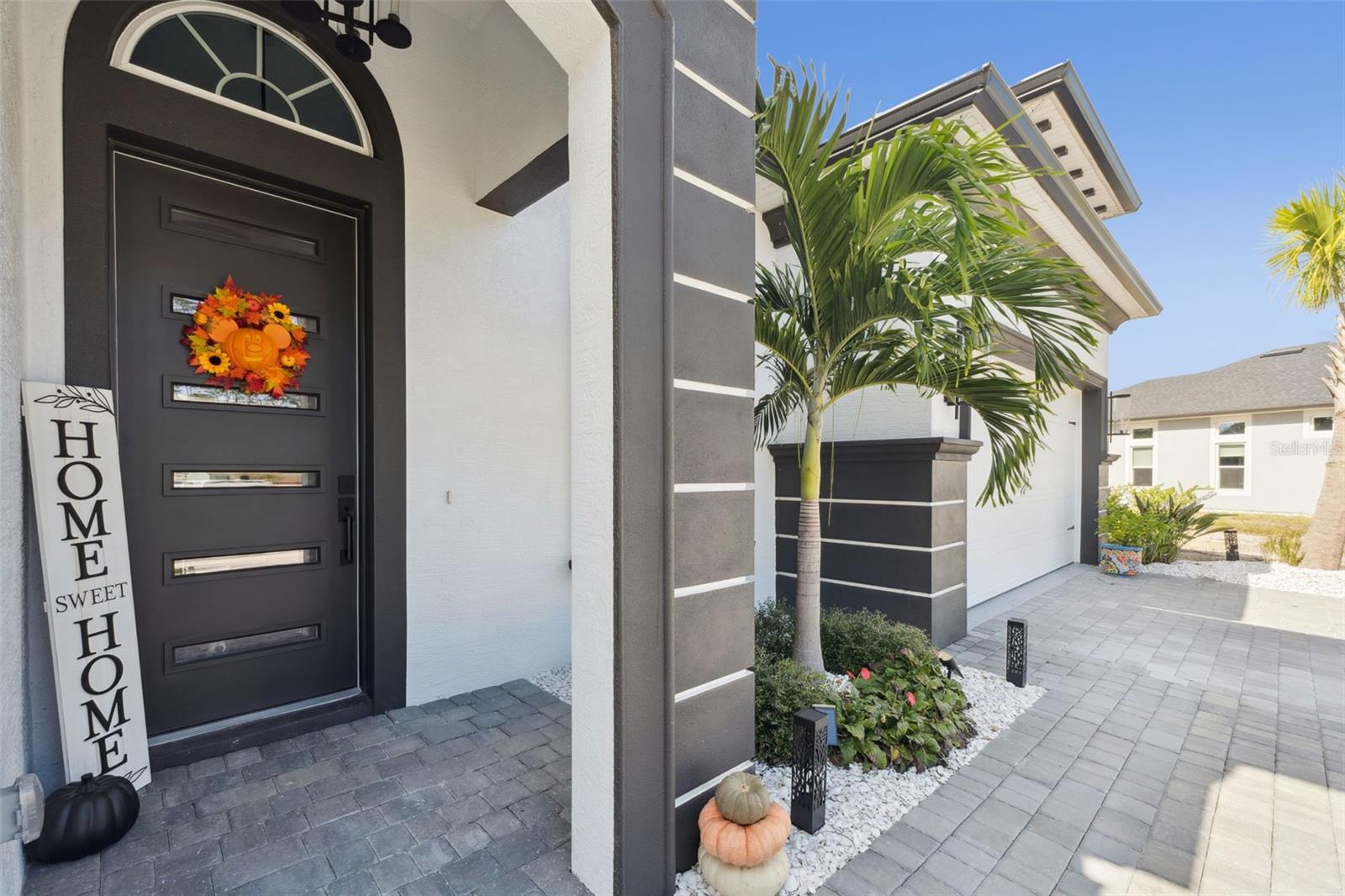 Image 3 of 55 For 30 Kingswood Court