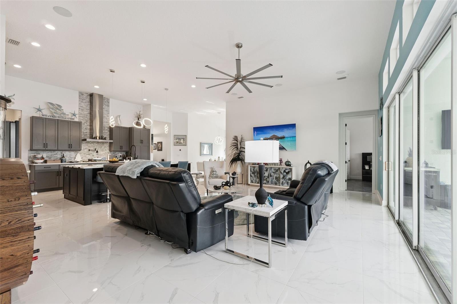 Image 7 of 55 For 30 Kingswood Court