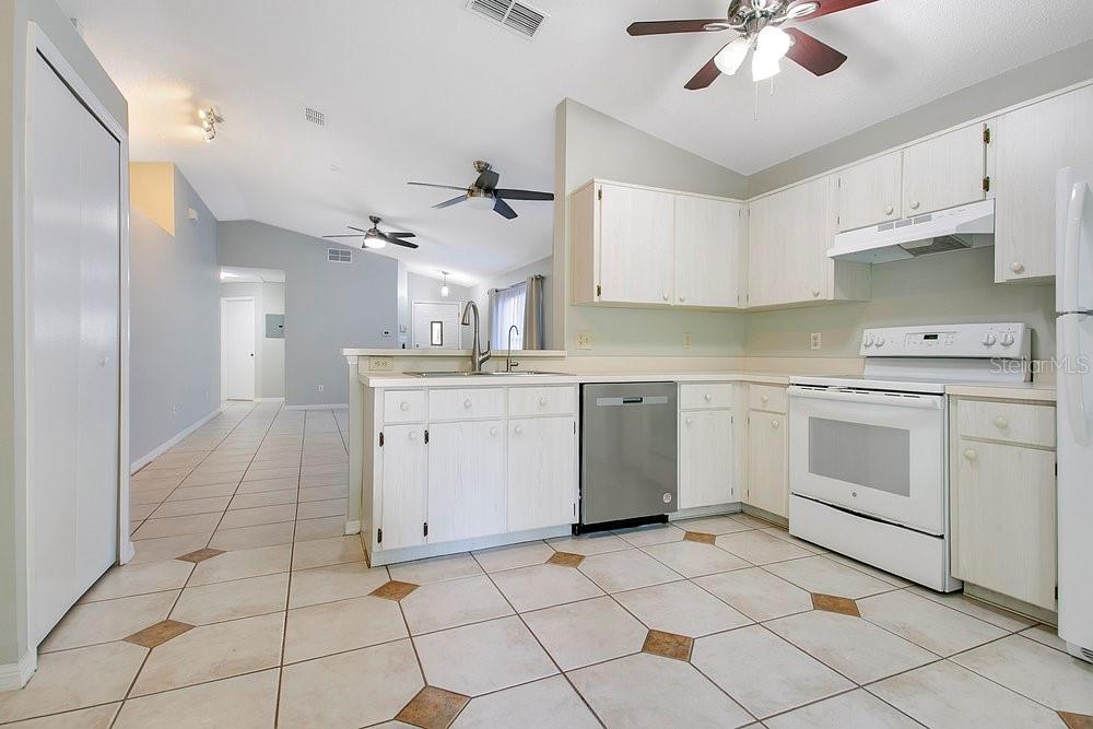 Image 10 of 34 For 114 Sundance Court