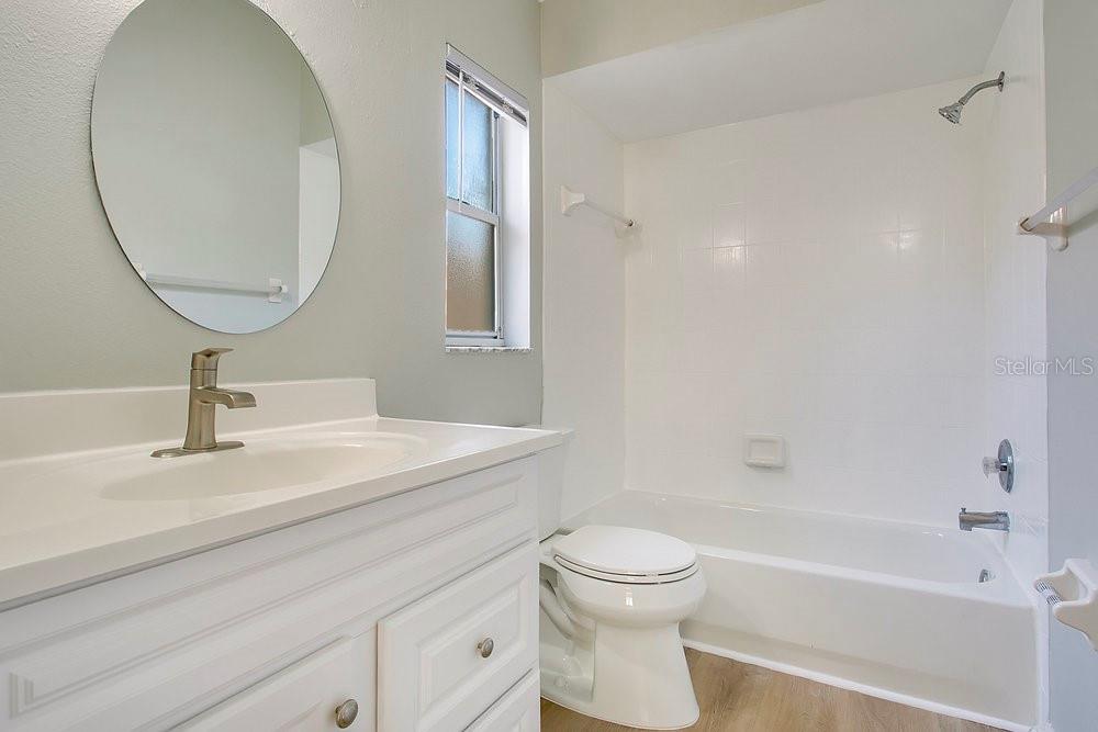 Image 17 of 34 For 114 Sundance Court