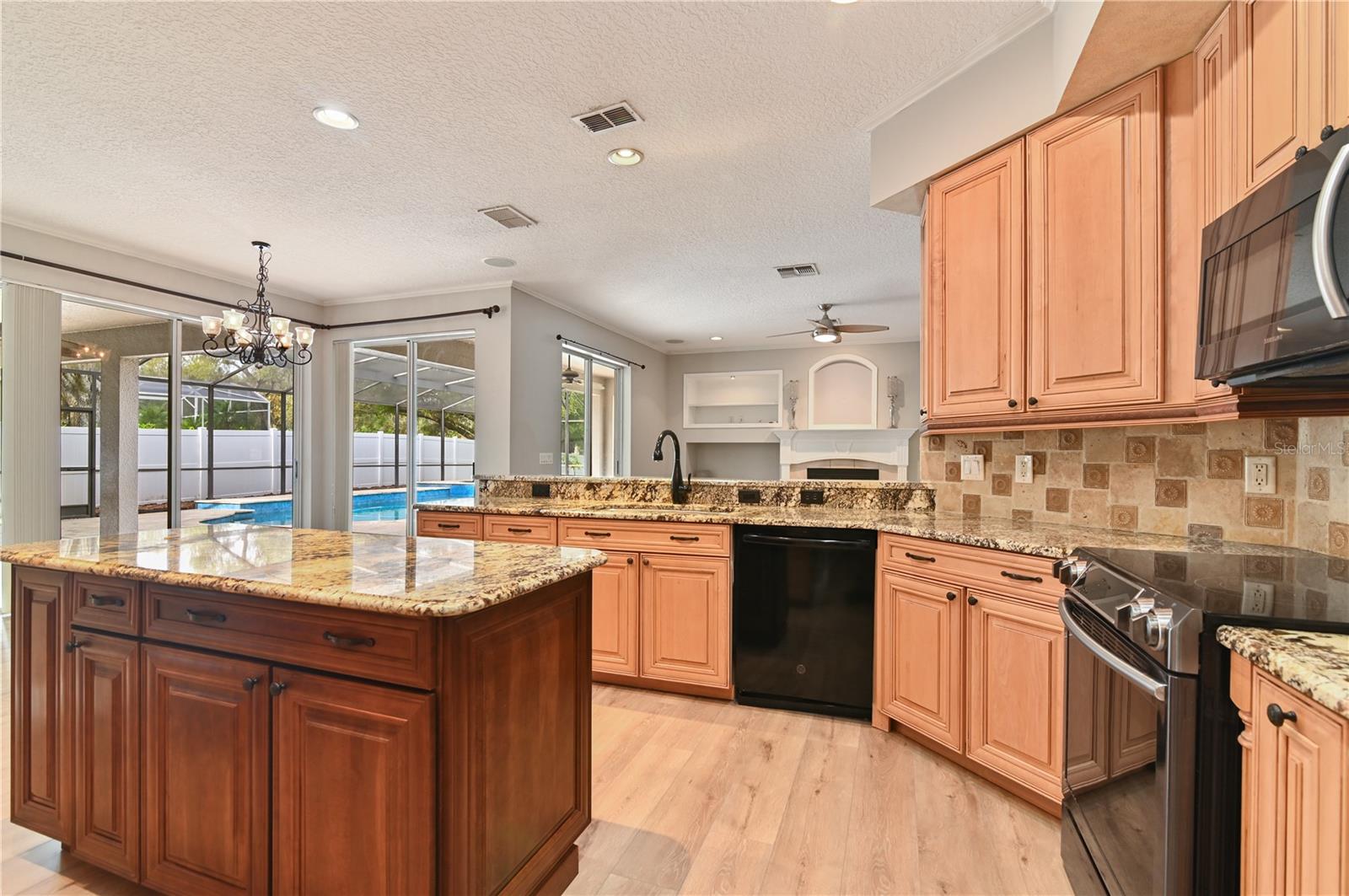 Image 22 of 96 For 361 Speyside Lane