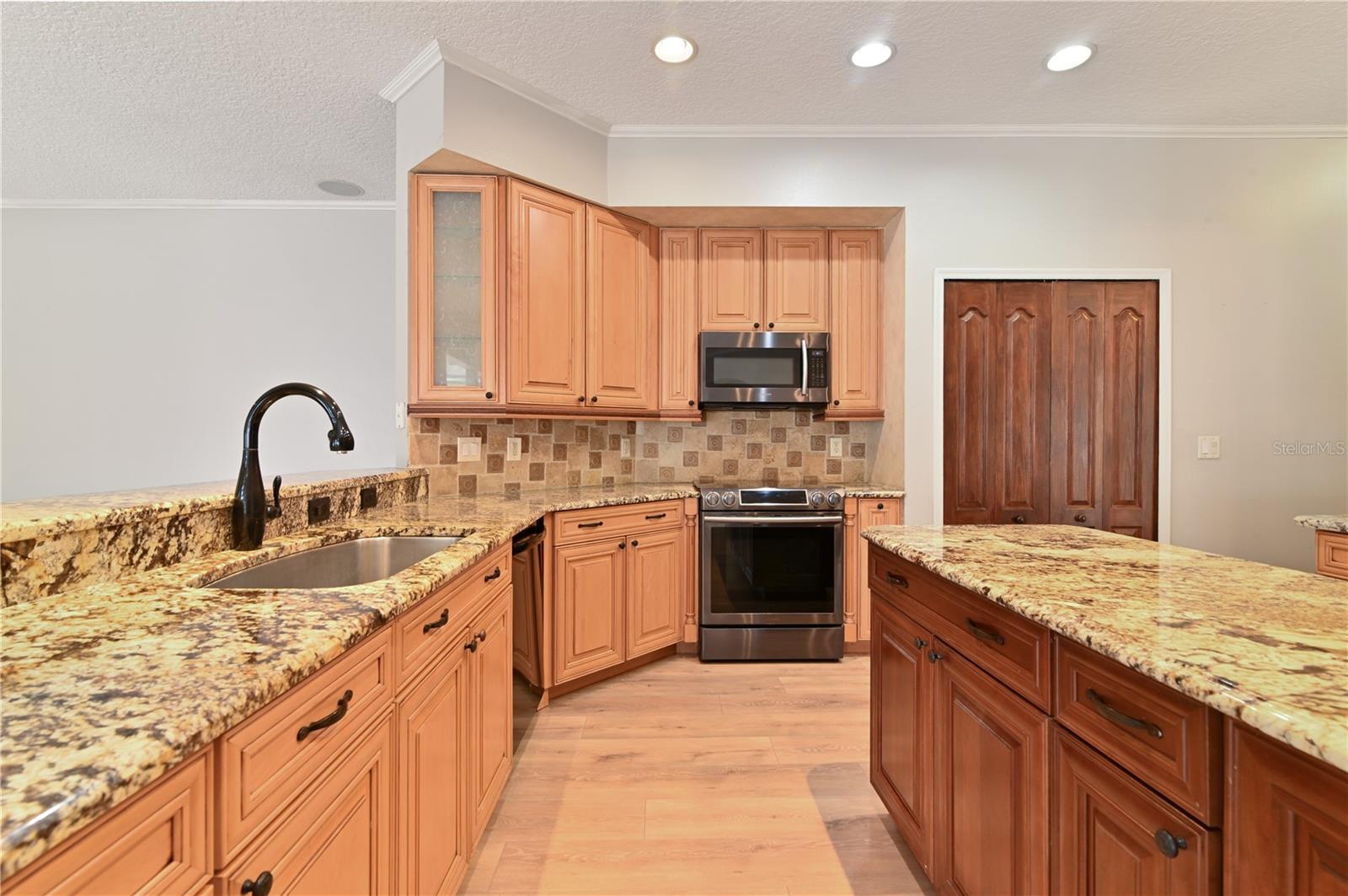 Image 26 of 96 For 361 Speyside Lane