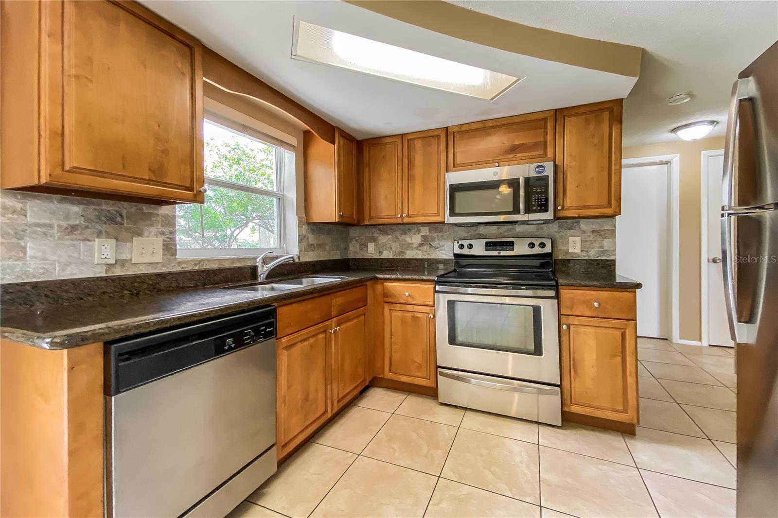 Image 9 of 16 For 1753 Kenilworth Street