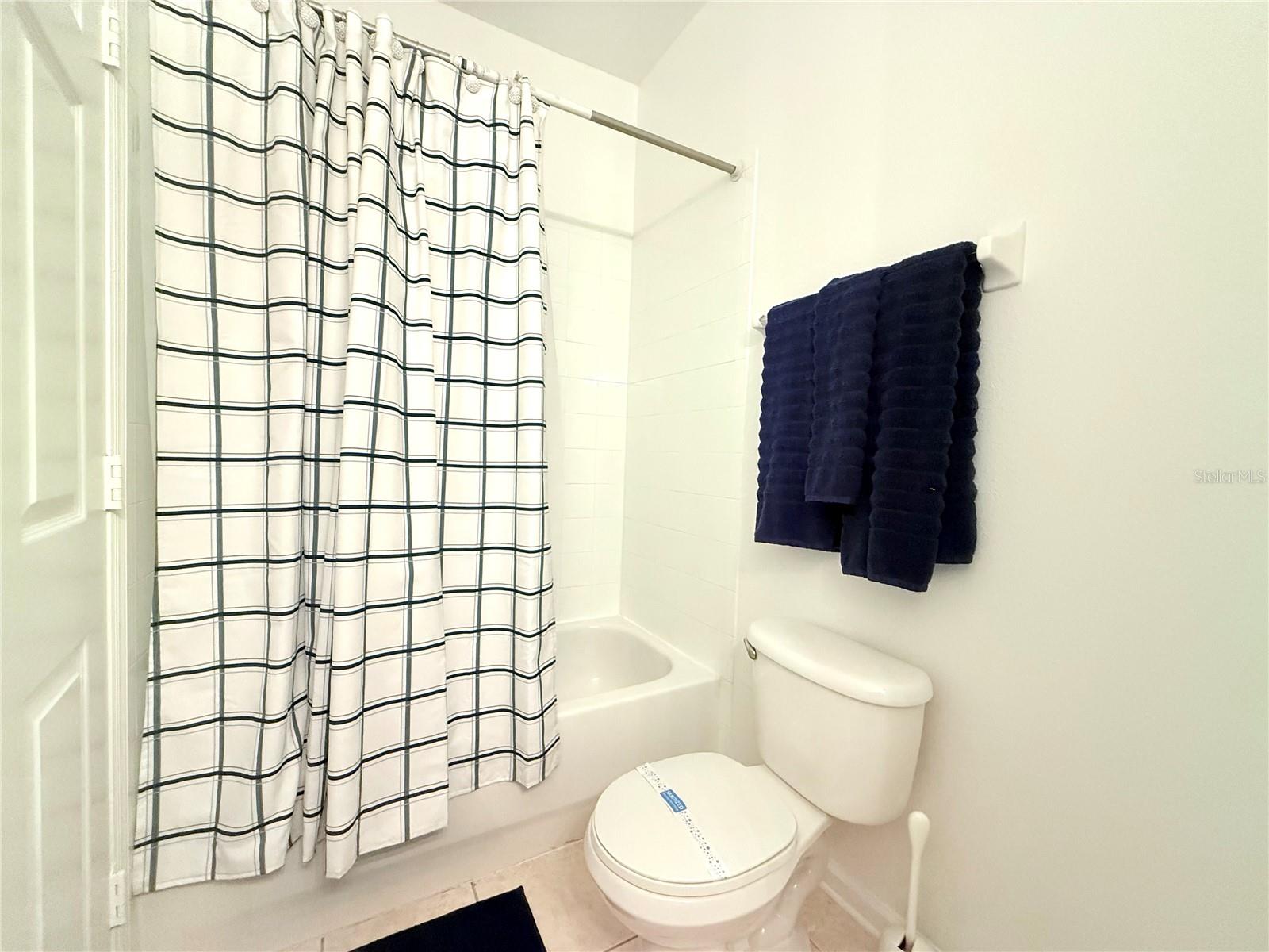 Image 10 of 48 For 8016 King Palm Circle