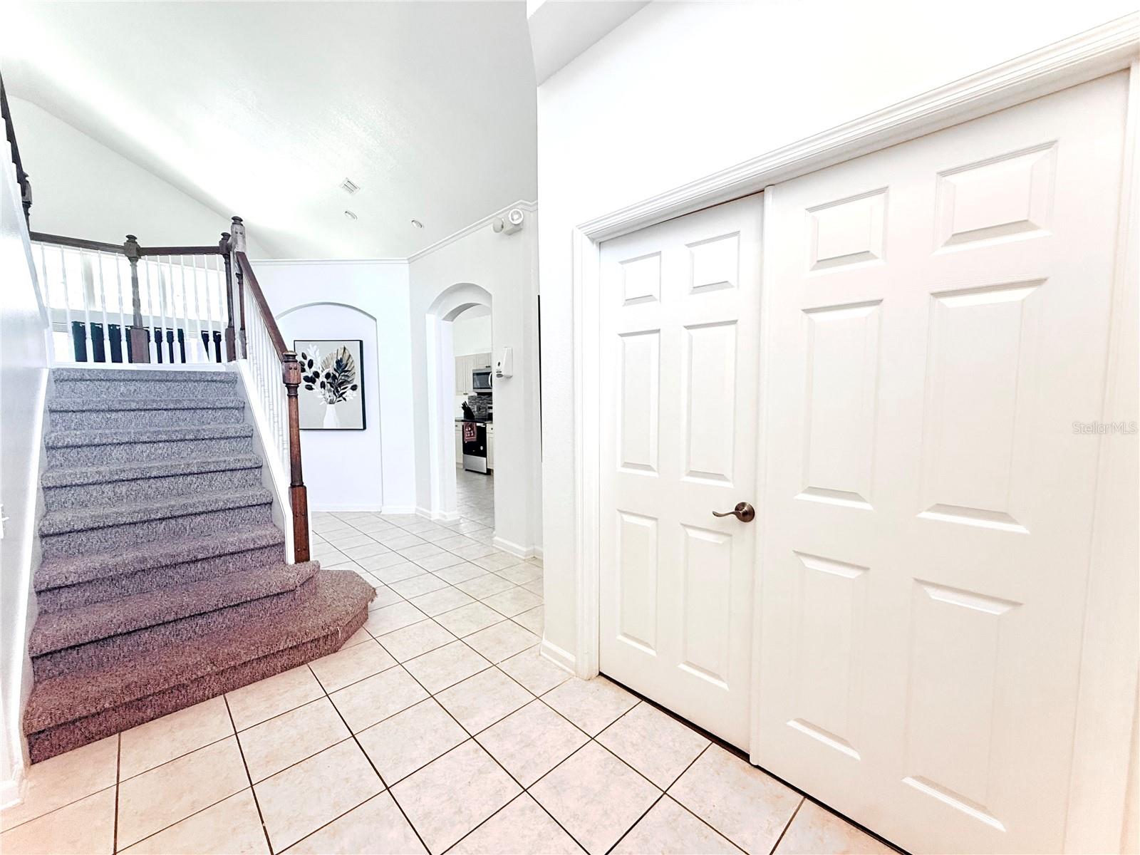 Image 13 of 48 For 8016 King Palm Circle