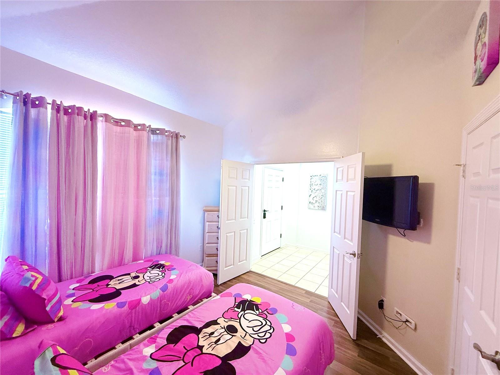 Image 15 of 48 For 8016 King Palm Circle