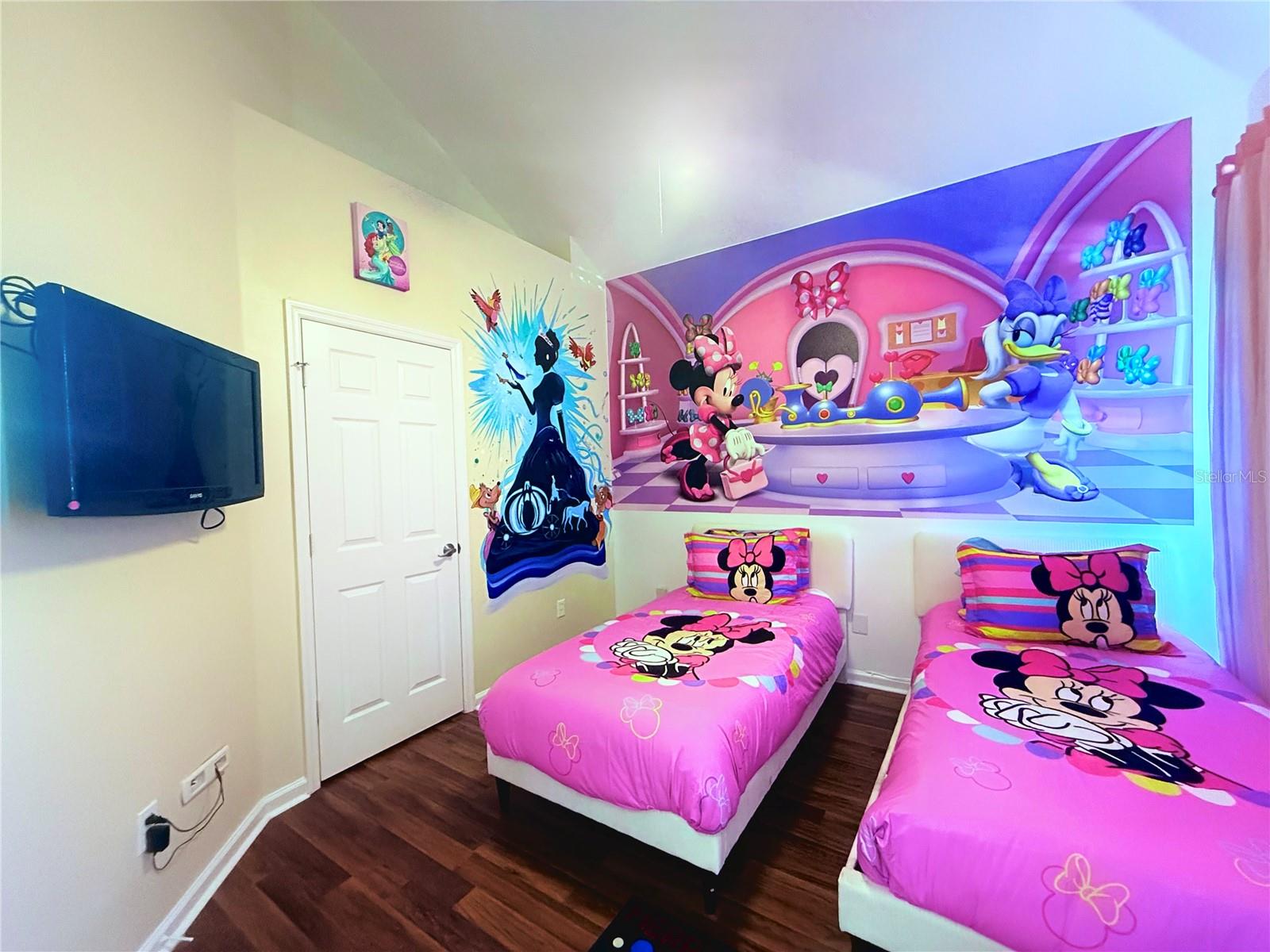 Image 16 of 48 For 8016 King Palm Circle