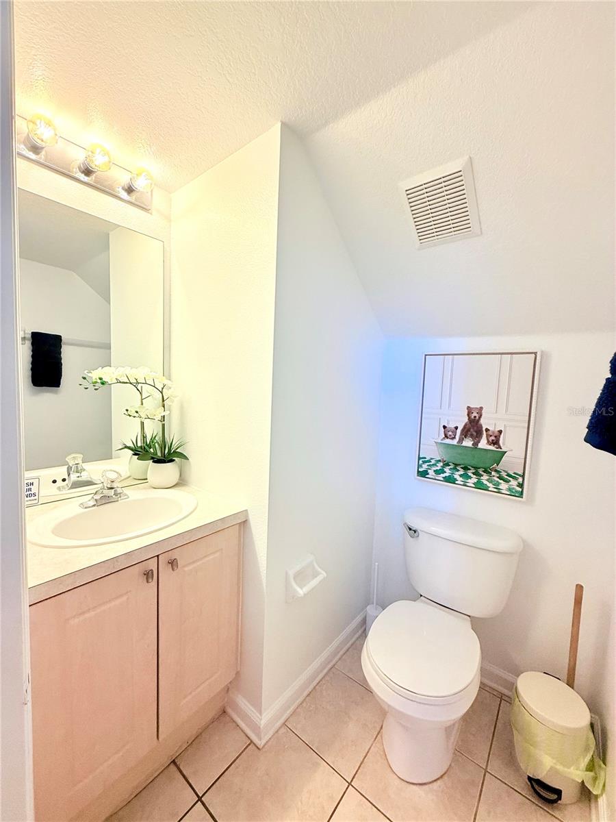 Image 17 of 48 For 8016 King Palm Circle