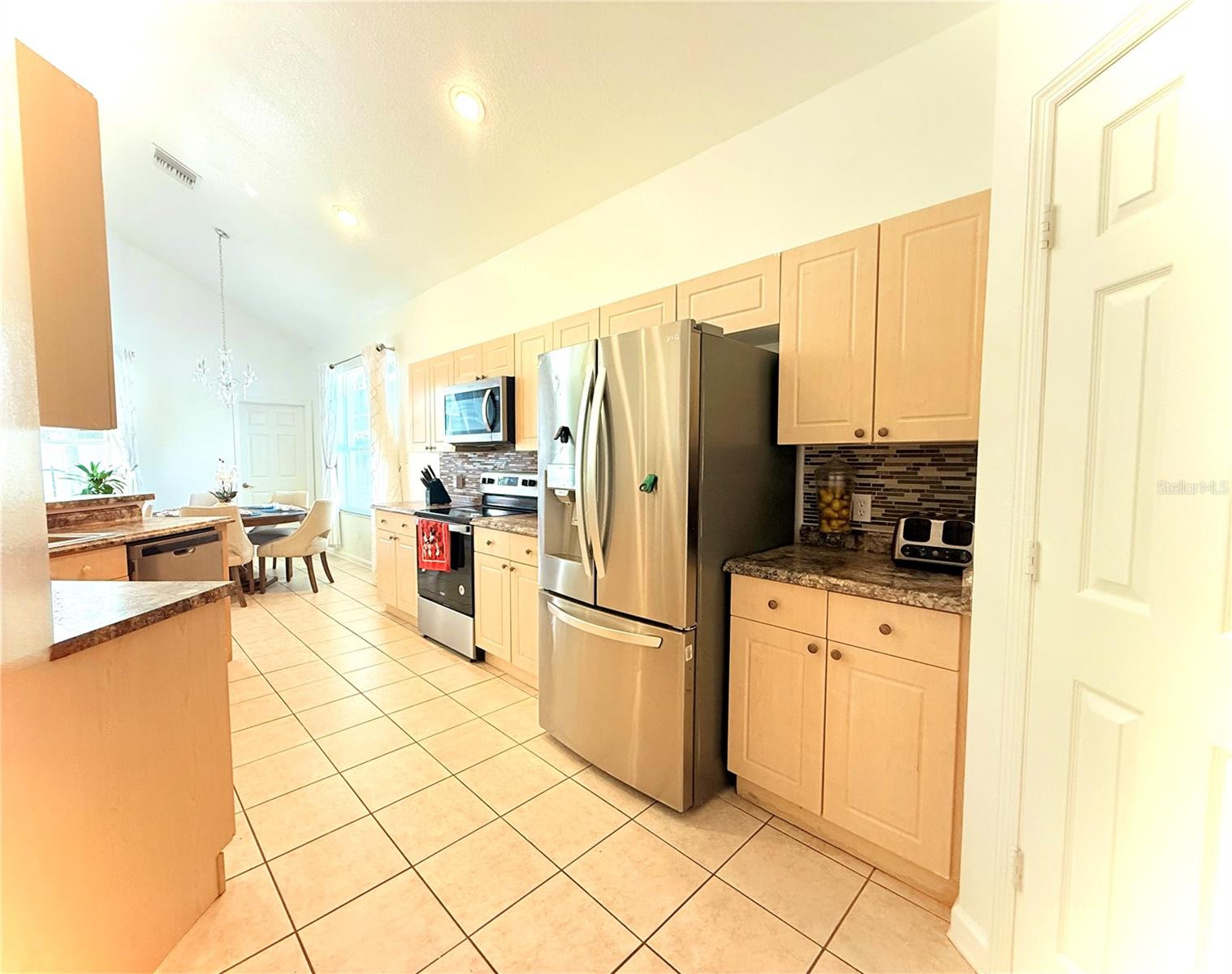 Image 24 of 48 For 8016 King Palm Circle