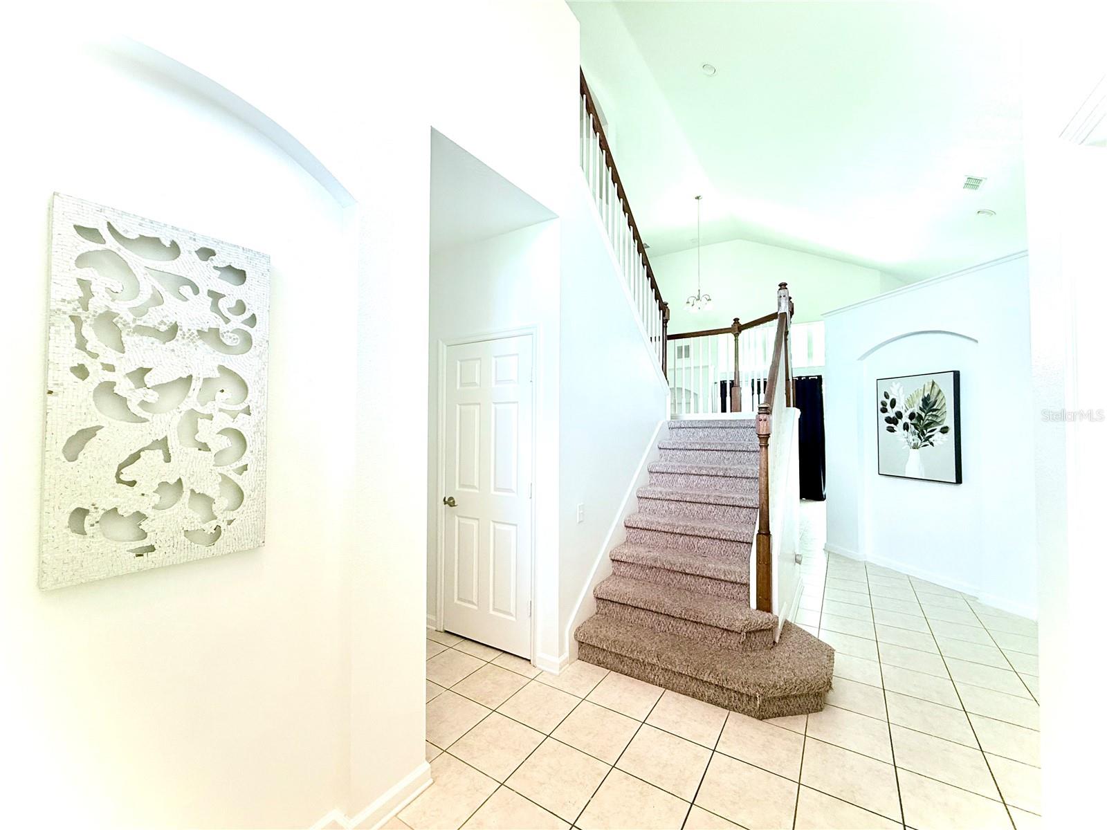 Image 4 of 48 For 8016 King Palm Circle