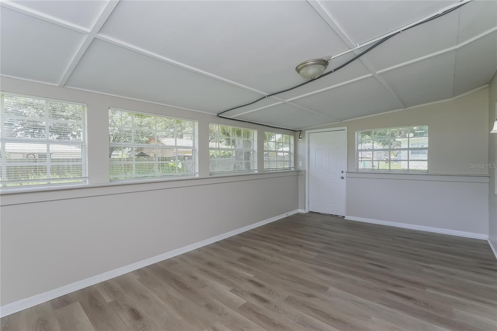 Image 6 of 16 For 4049 Tonya Court