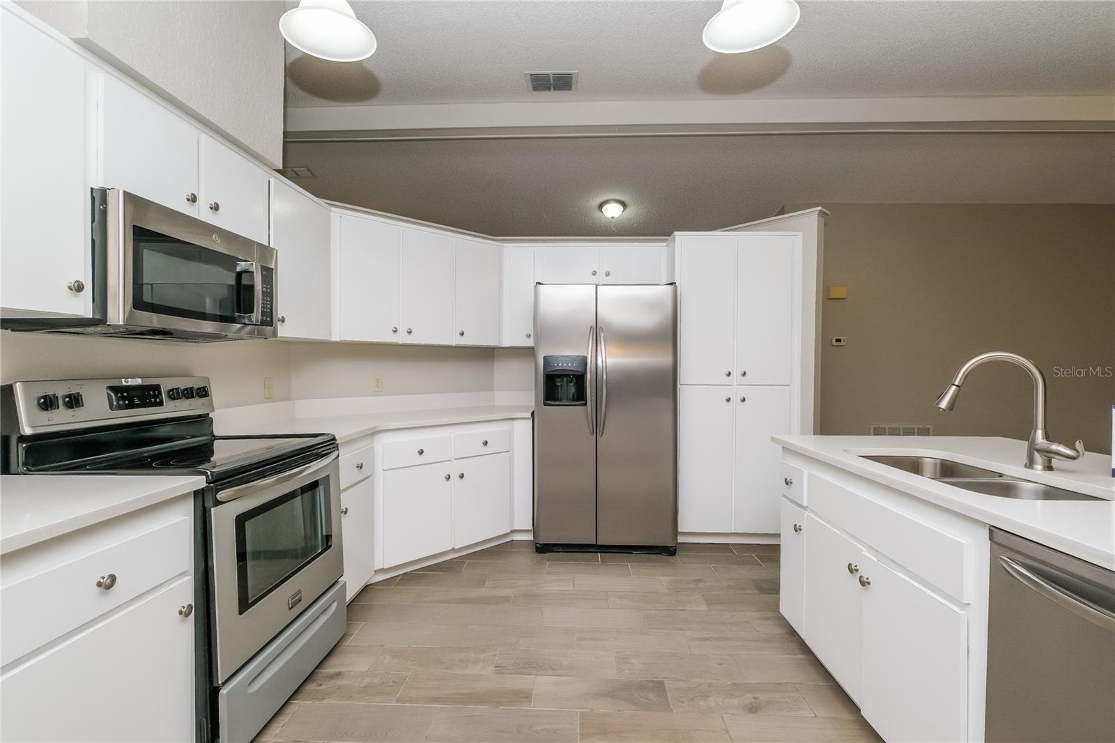 Image 6 of 15 For 6084 Freeport Drive