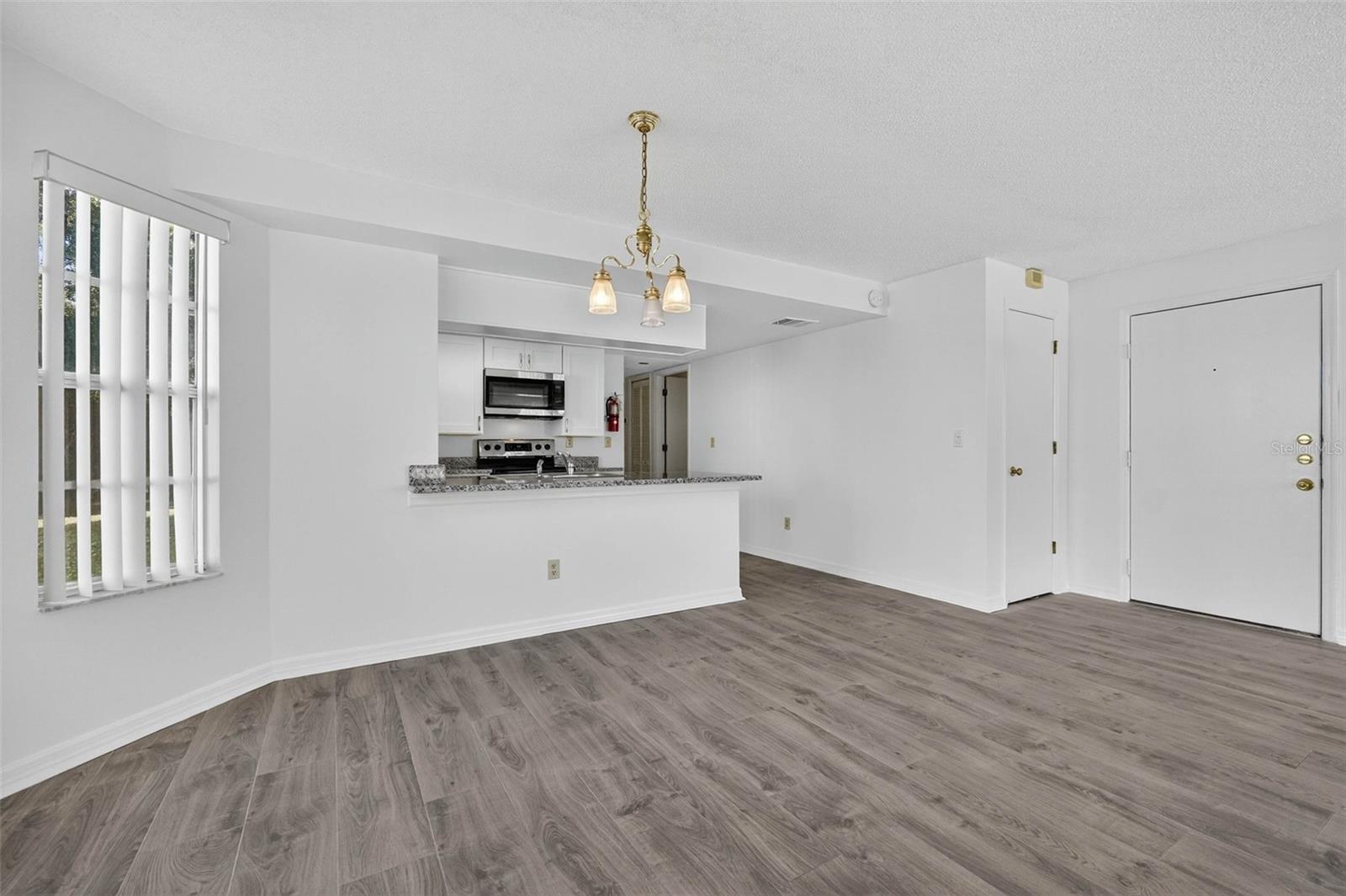 Image 16 of 53 For 2029 Royal Bay Boulevard 73