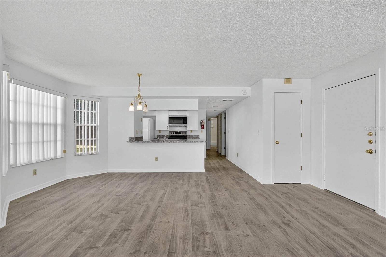 Image 18 of 53 For 2029 Royal Bay Boulevard 73