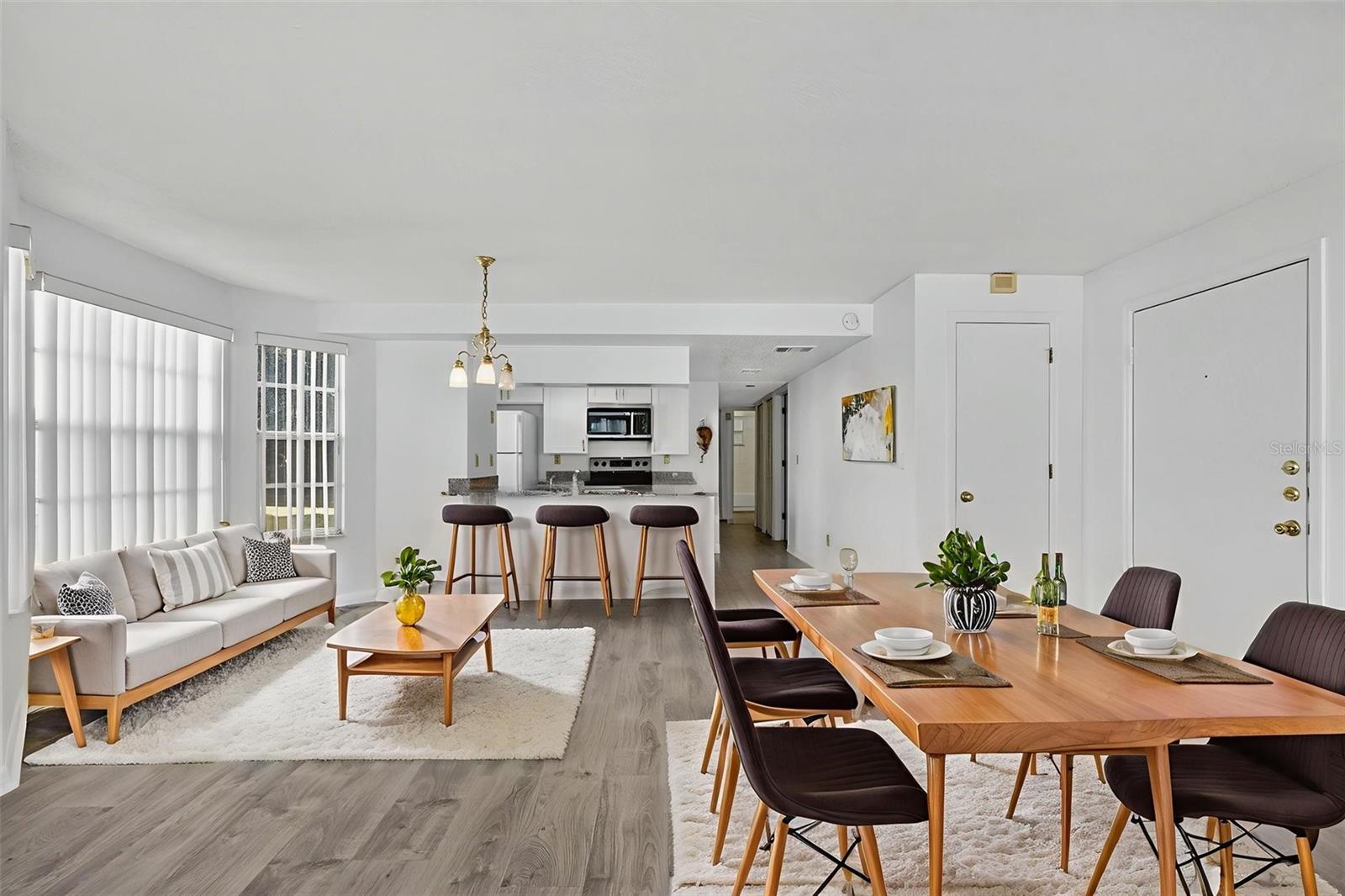 Image 19 of 53 For 2029 Royal Bay Boulevard 73