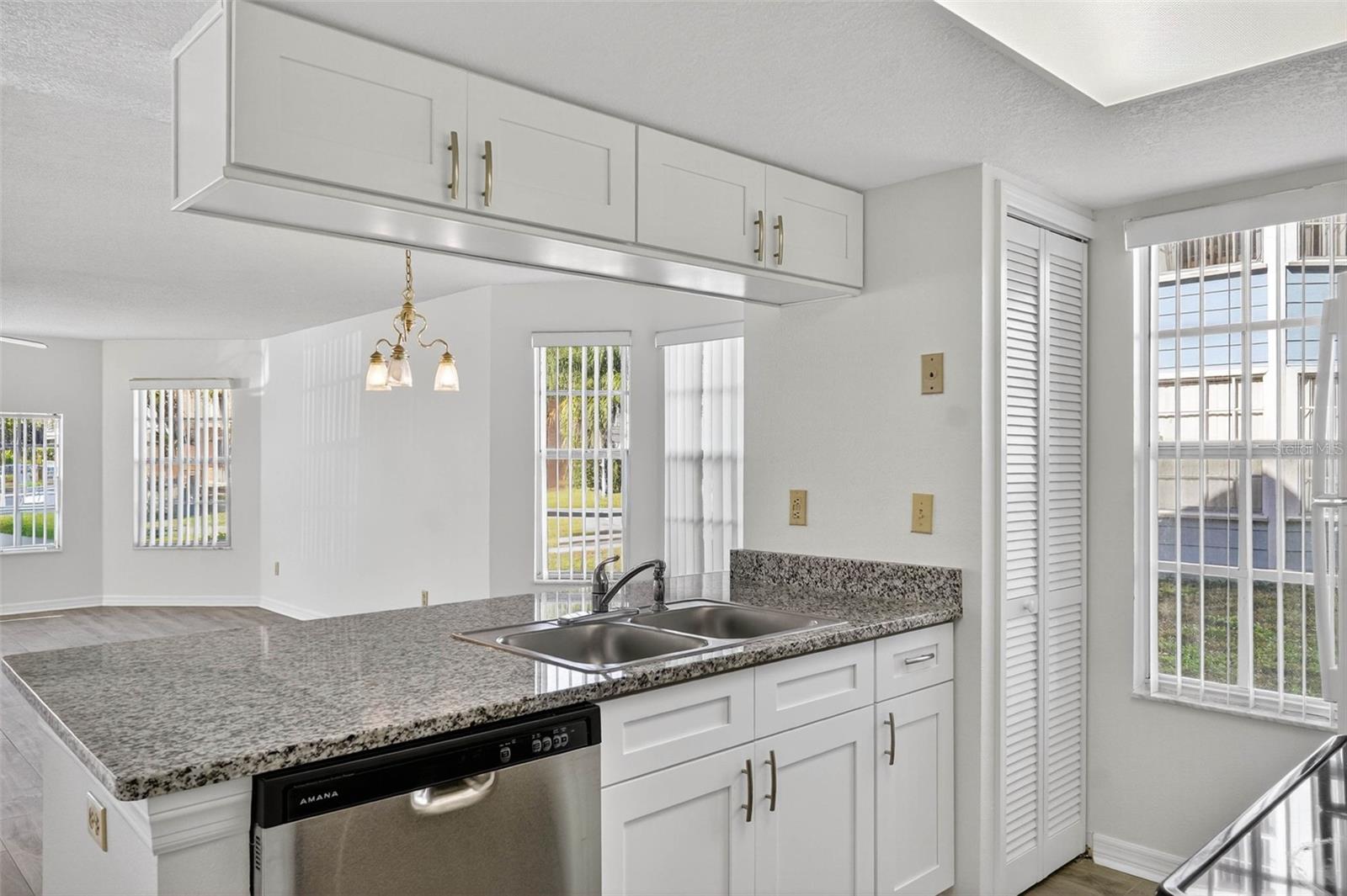 Image 23 of 53 For 2029 Royal Bay Boulevard 73