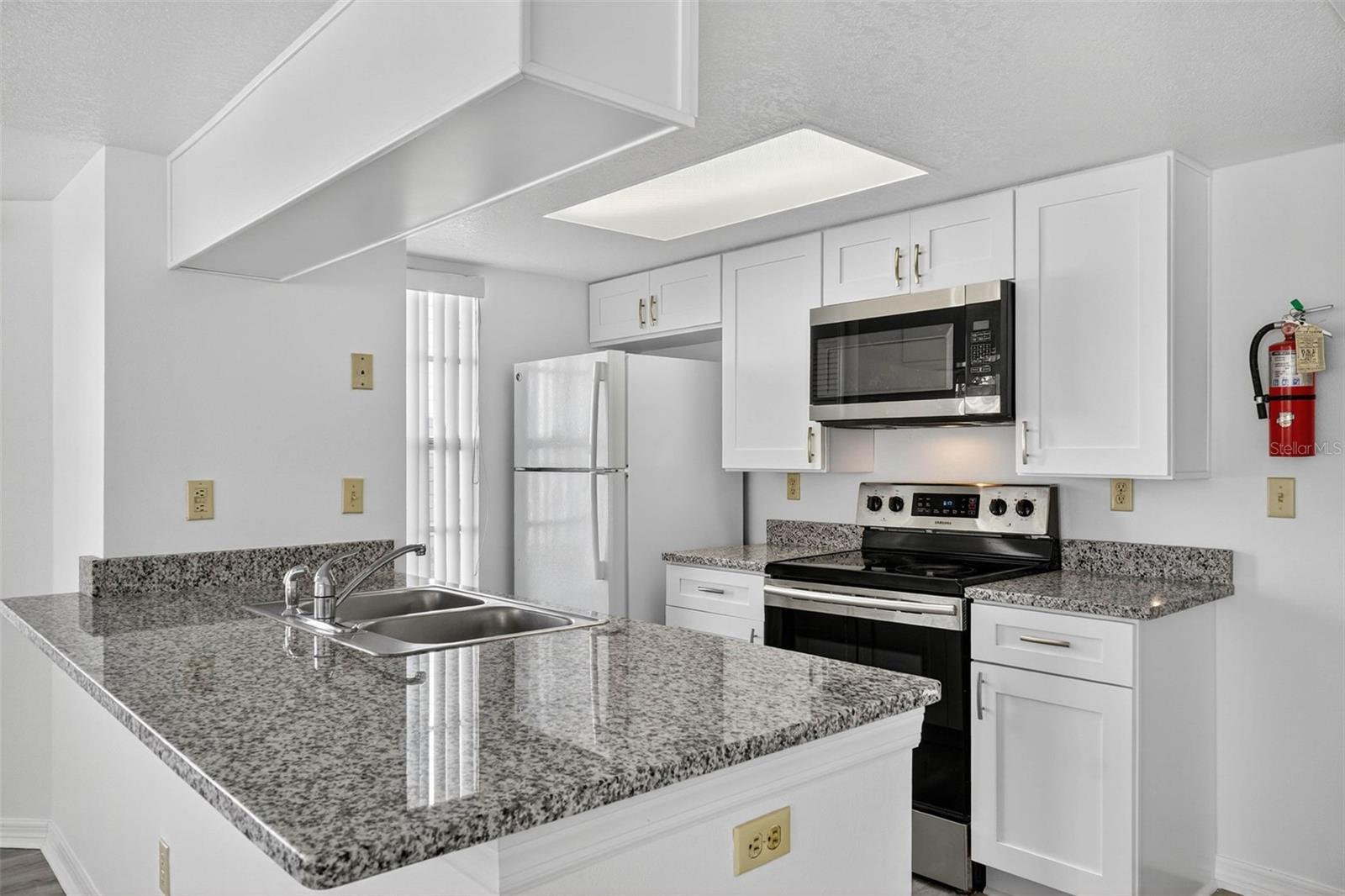 Image 24 of 53 For 2029 Royal Bay Boulevard 73