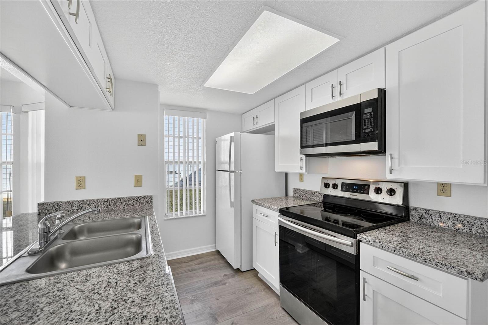 Image 26 of 53 For 2029 Royal Bay Boulevard 73