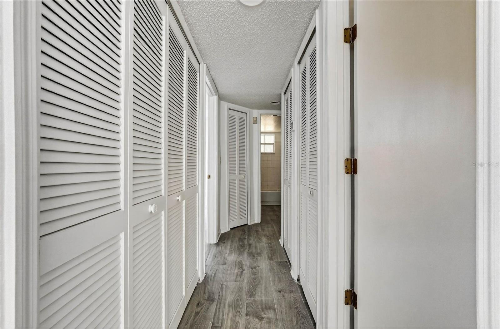 Image 28 of 53 For 2029 Royal Bay Boulevard 73