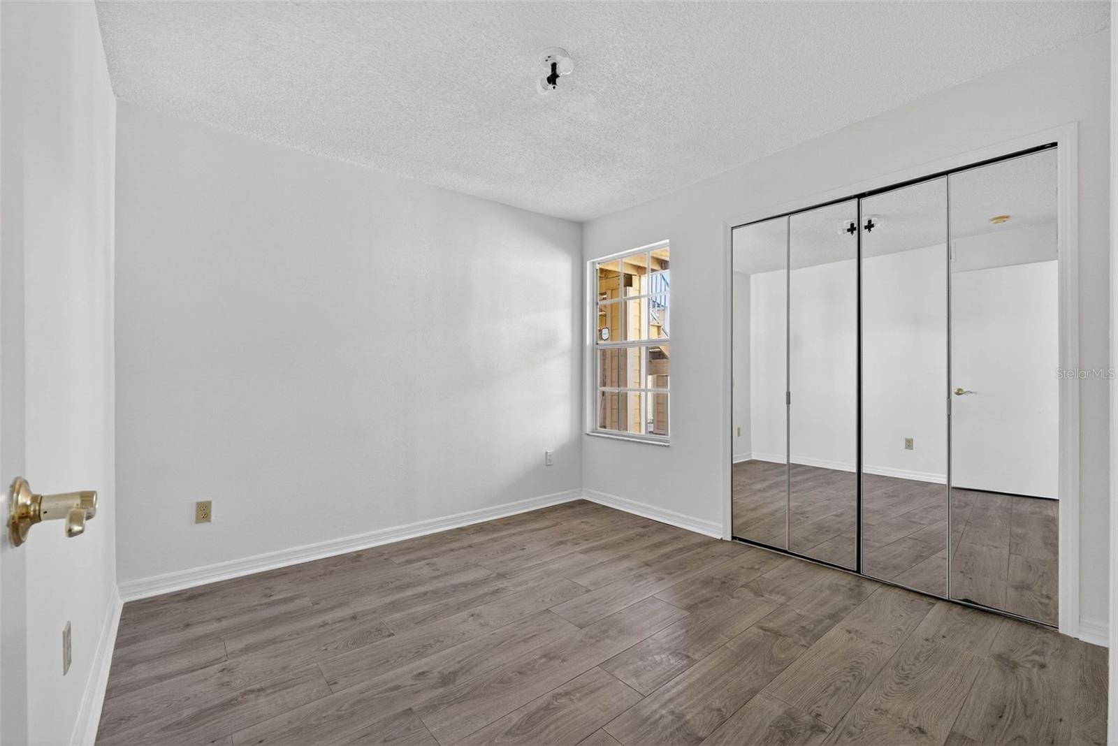 Image 29 of 53 For 2029 Royal Bay Boulevard 73