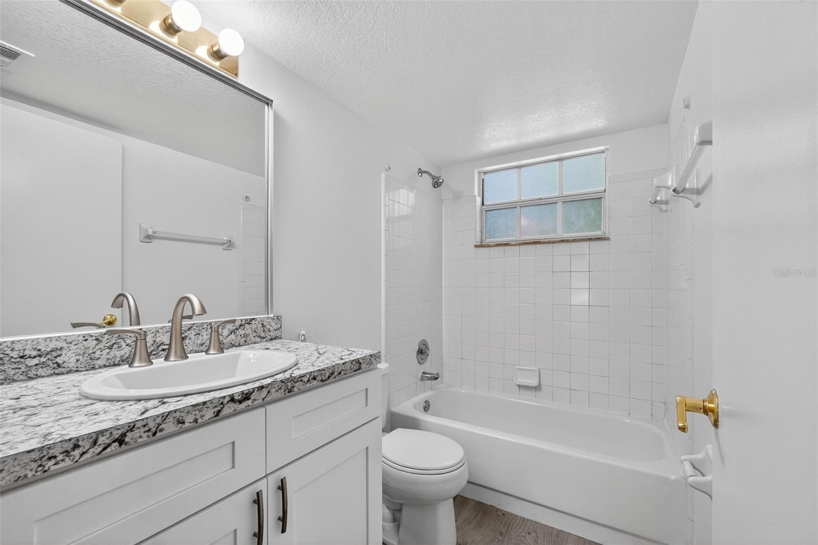 Image 33 of 53 For 2029 Royal Bay Boulevard 73