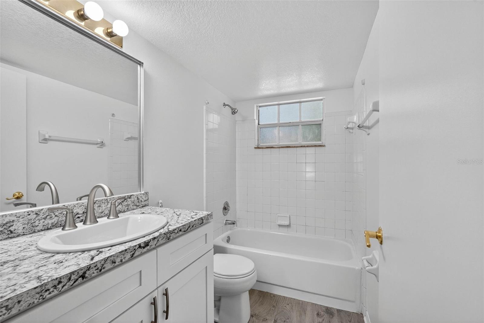 Image 34 of 53 For 2029 Royal Bay Boulevard 73