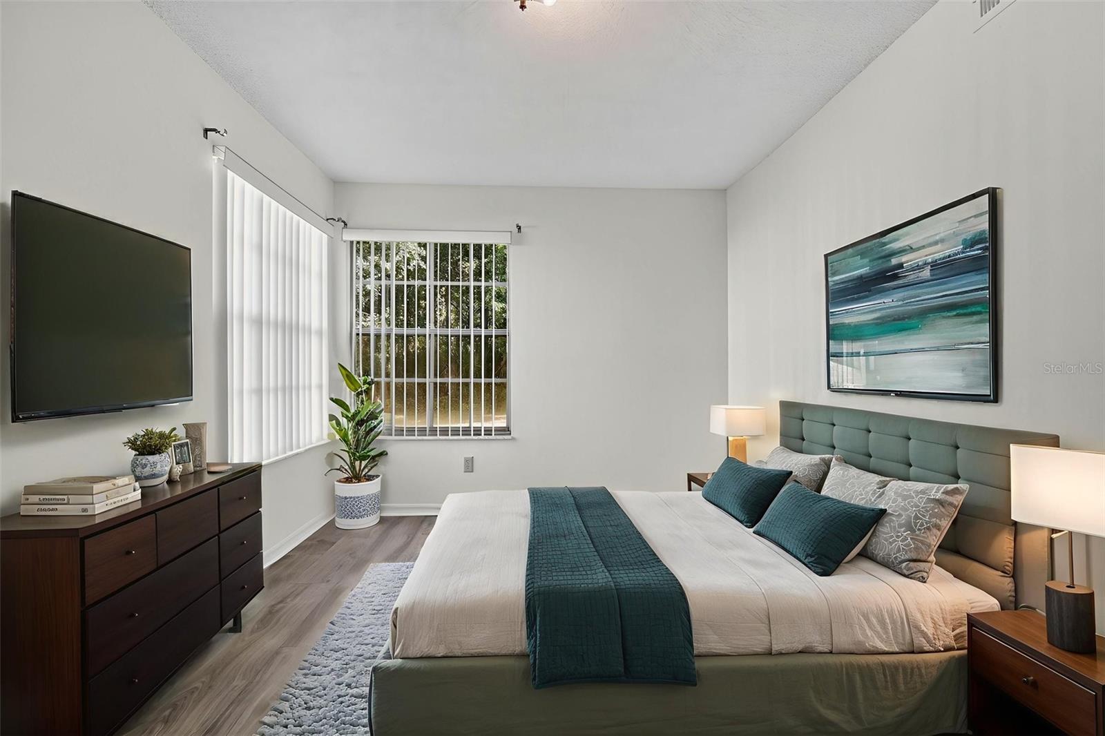 Image 42 of 53 For 2029 Royal Bay Boulevard 73