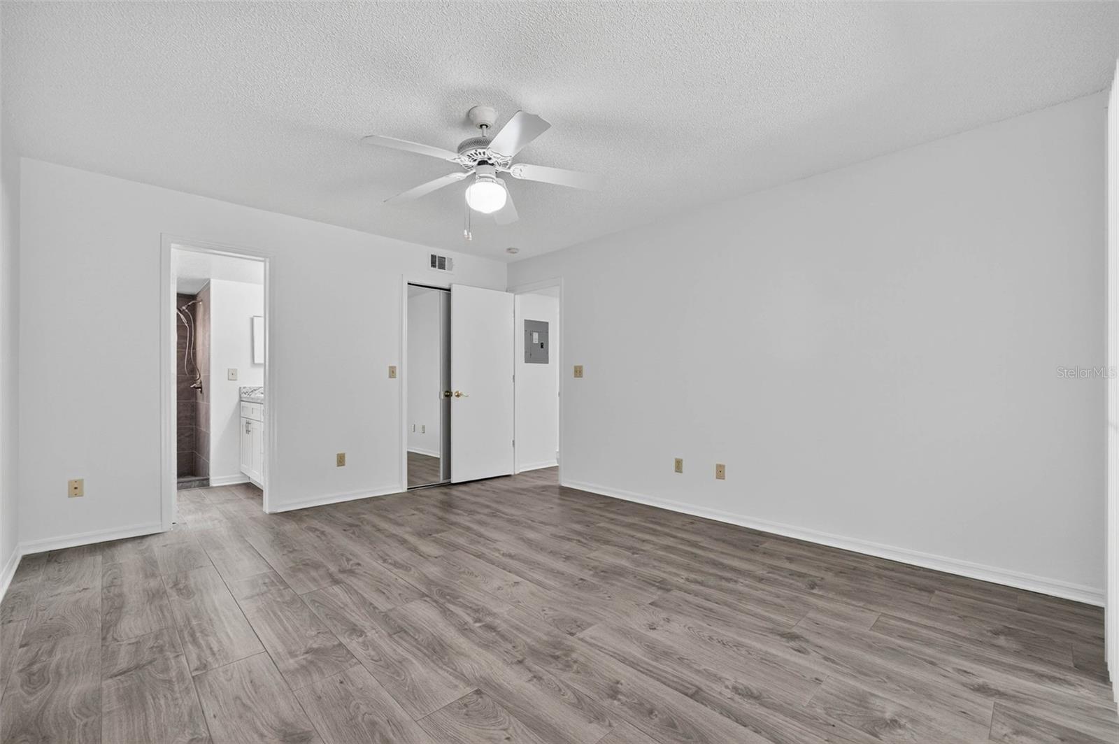 Image 47 of 53 For 2029 Royal Bay Boulevard 73