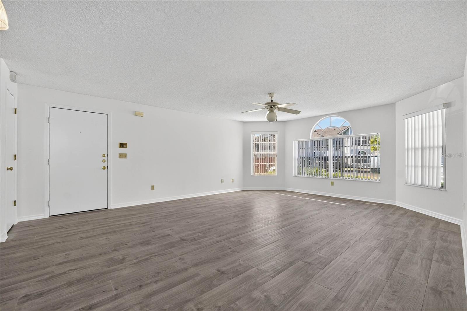 Image 8 of 53 For 2029 Royal Bay Boulevard 73