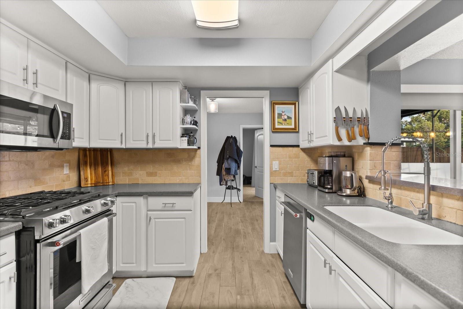 Image 10 of 48 For 2500 Lauderdale Court