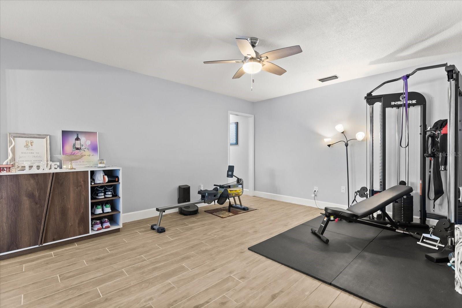 Image 12 of 48 For 2500 Lauderdale Court