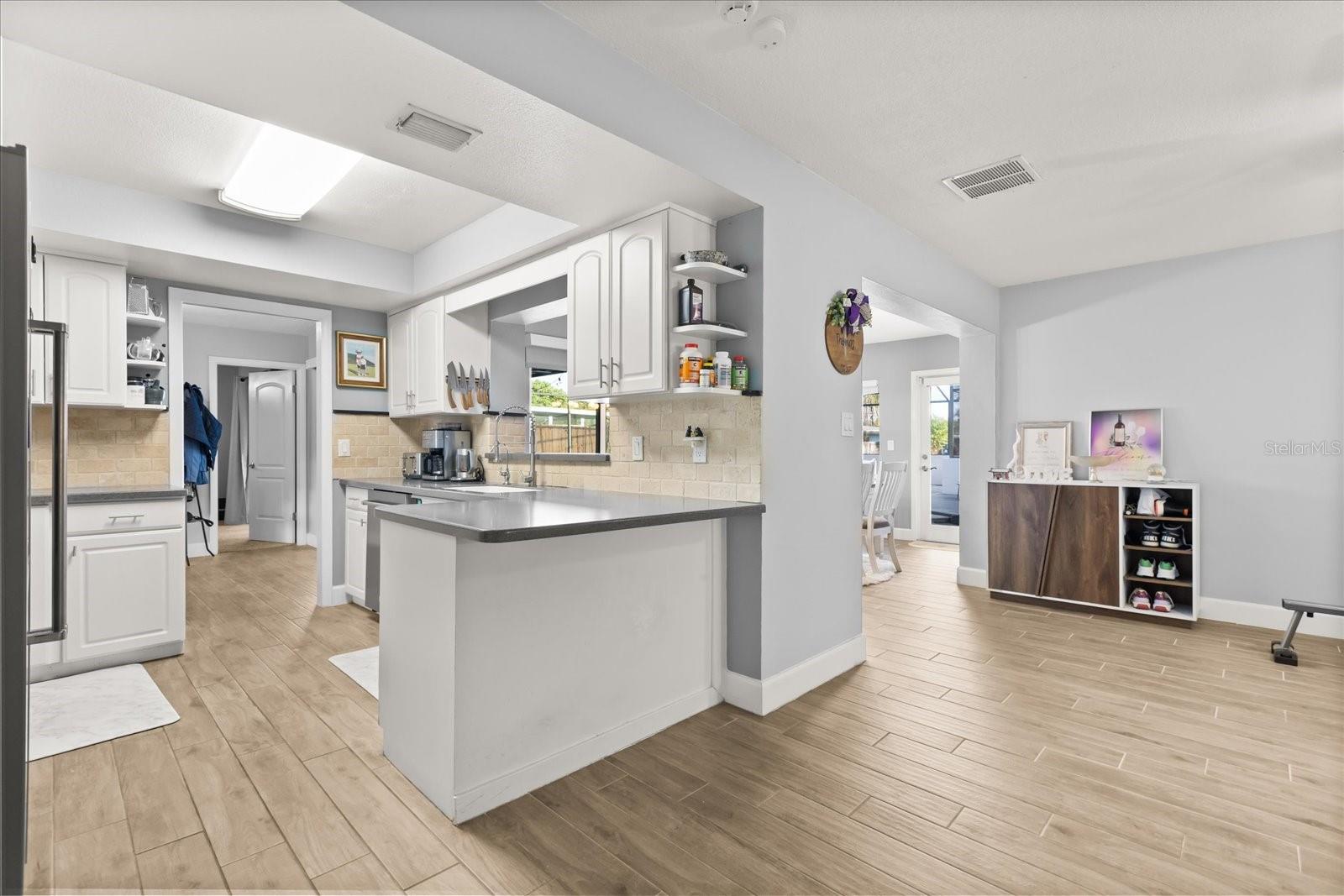 Image 9 of 48 For 2500 Lauderdale Court