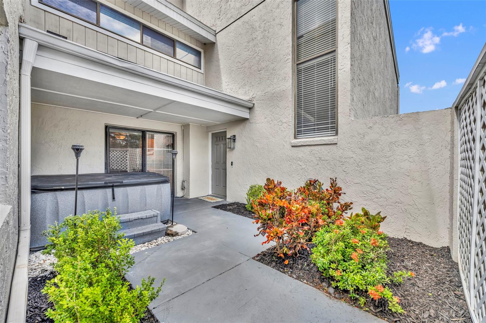 Image 4 of 25 For 5377 Vineland Road 1-d