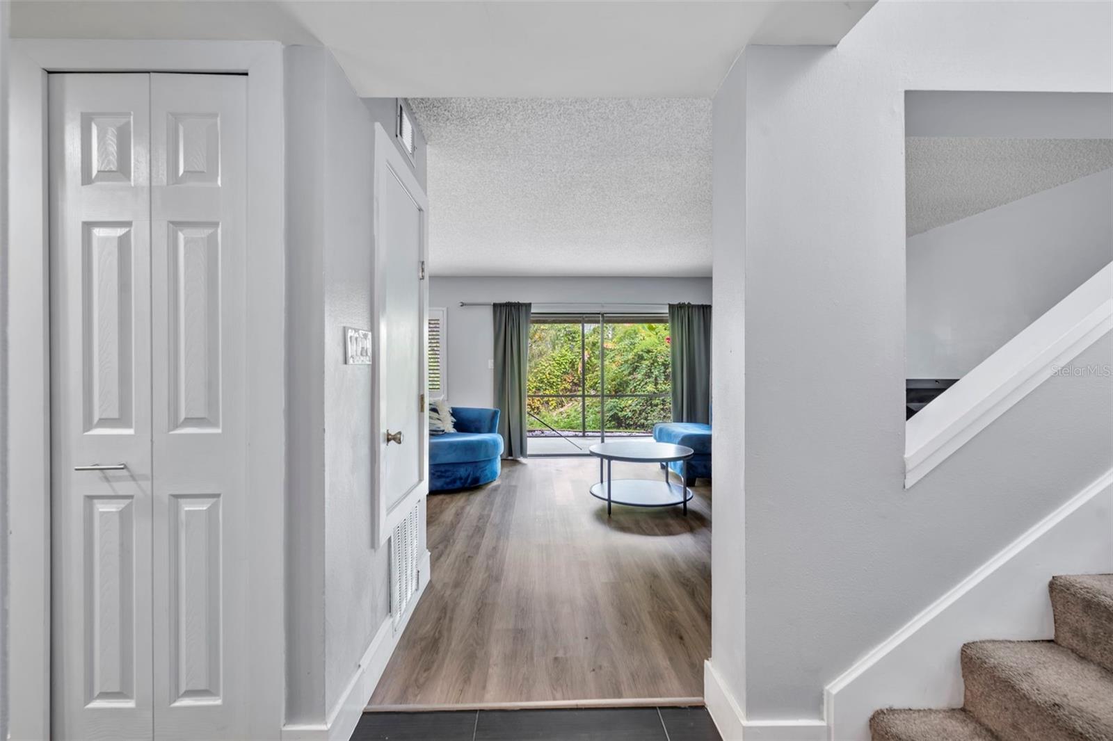 Image 6 of 25 For 5377 Vineland Road 1-d