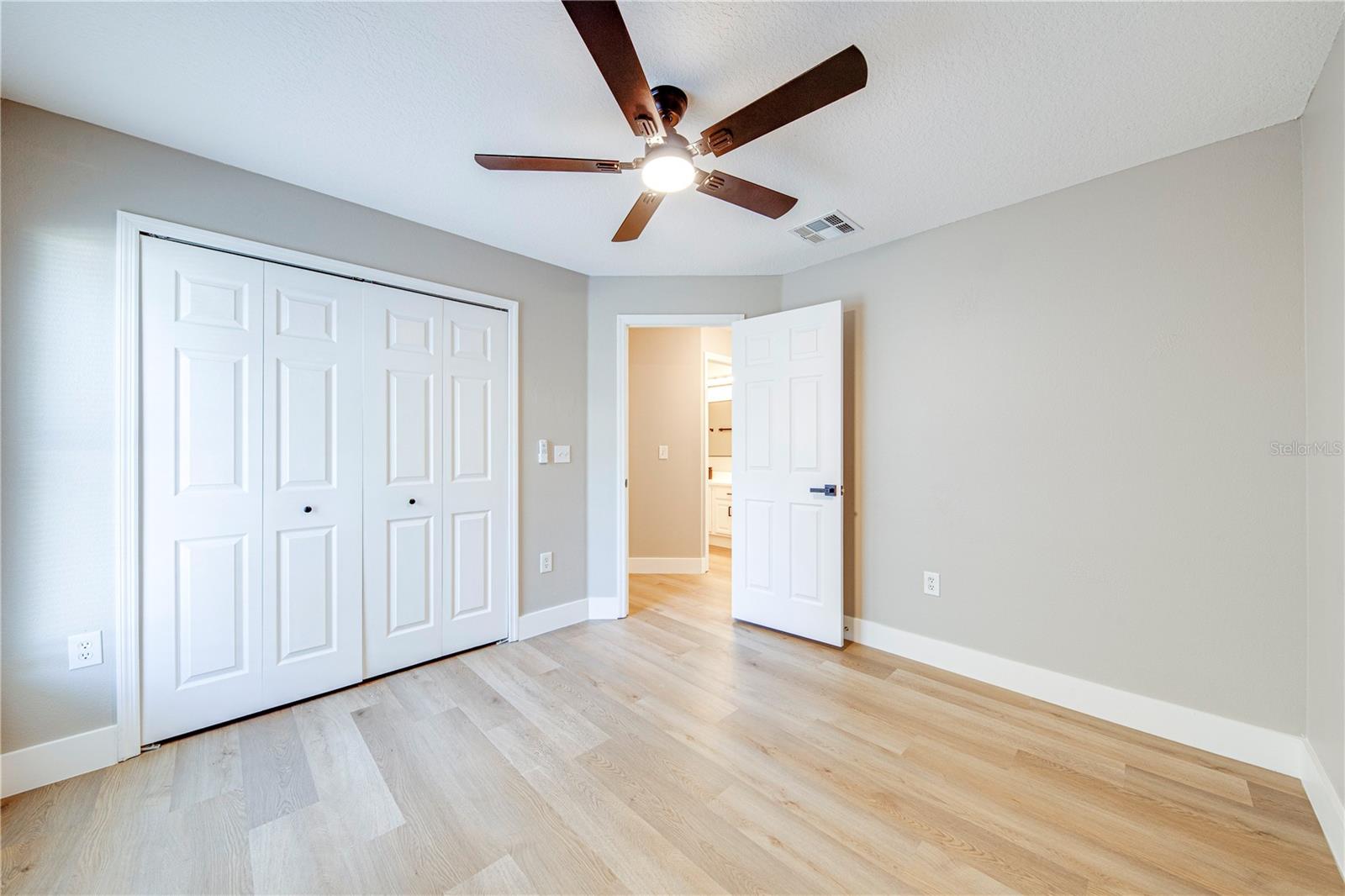 Image 23 of 39 For 40042 Palm Street