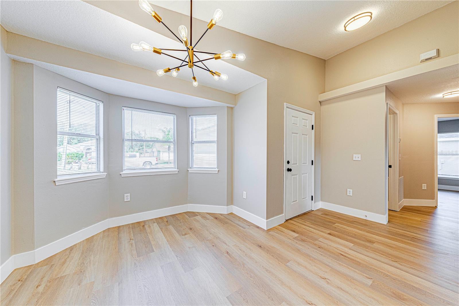 Image 9 of 39 For 40042 Palm Street