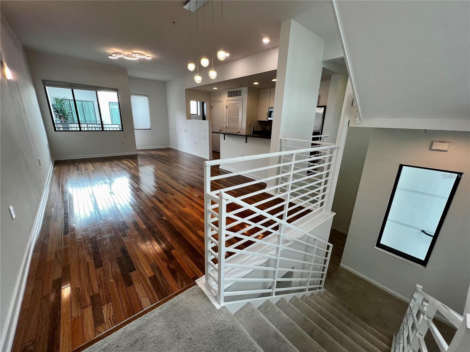 Image 5 of 22 For 350 Osceola Avenue 11