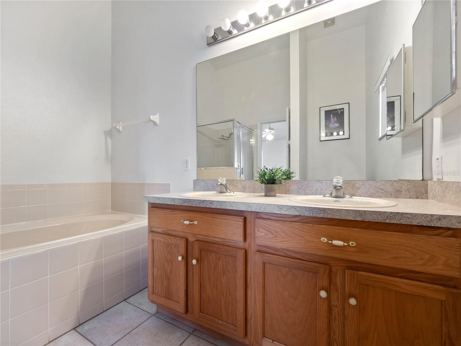 Image 20 of 25 For 721 Rollins Drive