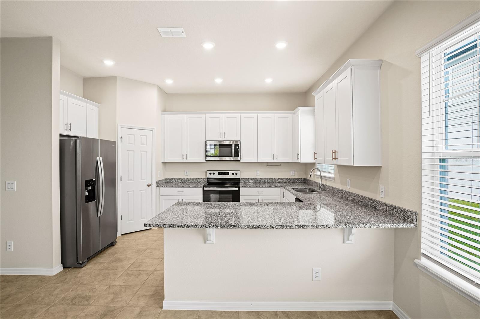 Image 11 of 42 For 518 Venetian Palms Boulevard