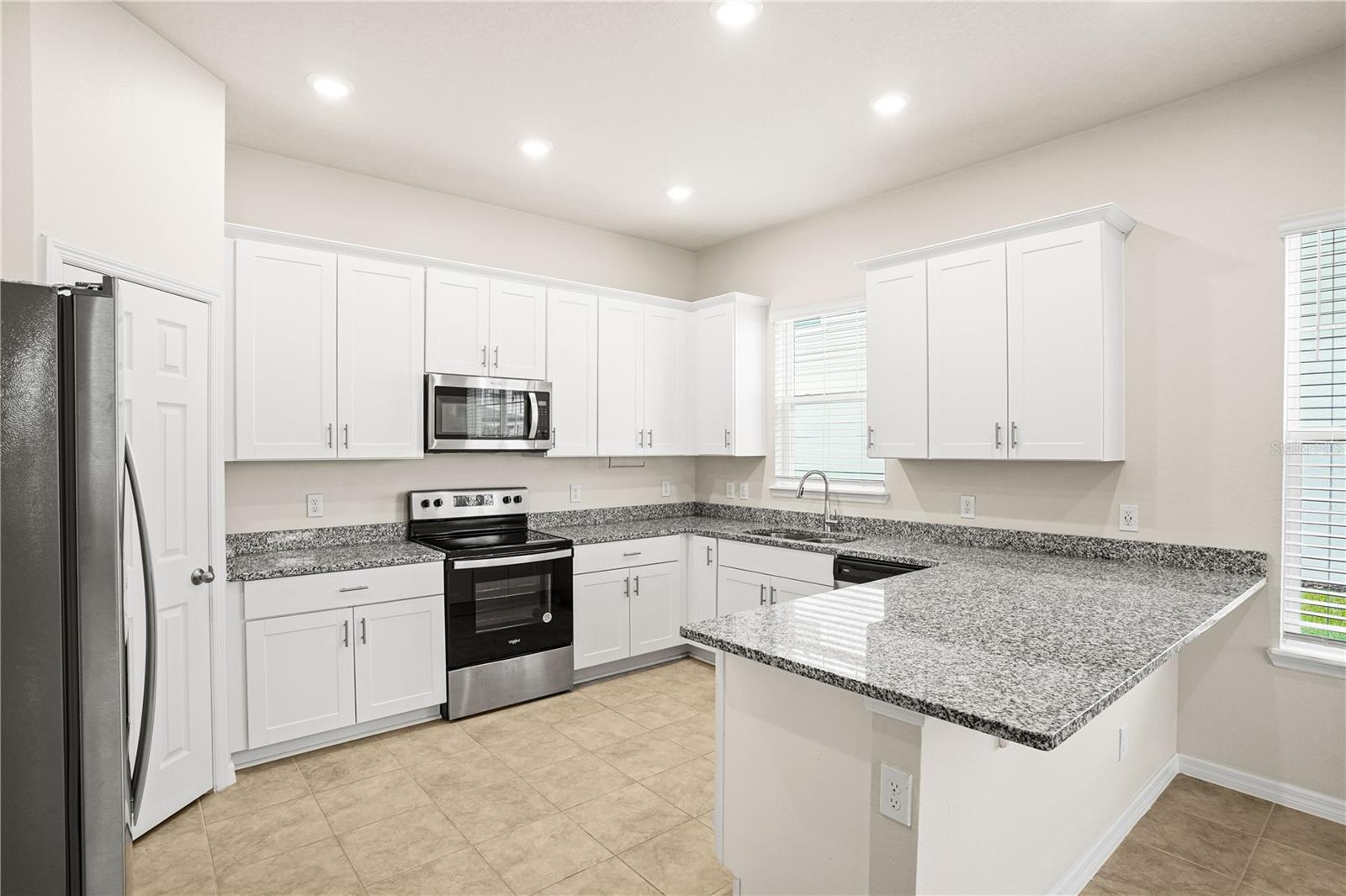 Image 12 of 42 For 518 Venetian Palms Boulevard