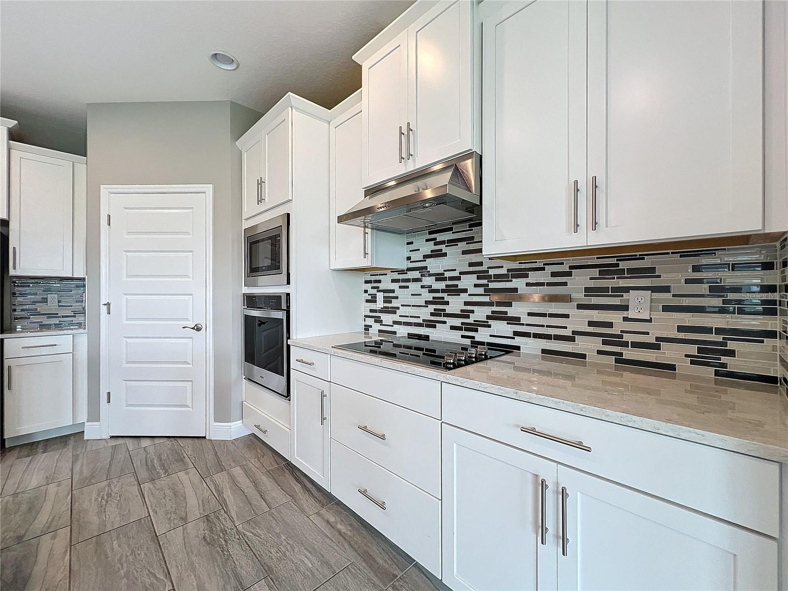 Image 6 of 41 For 9723 Lost Creek Drive