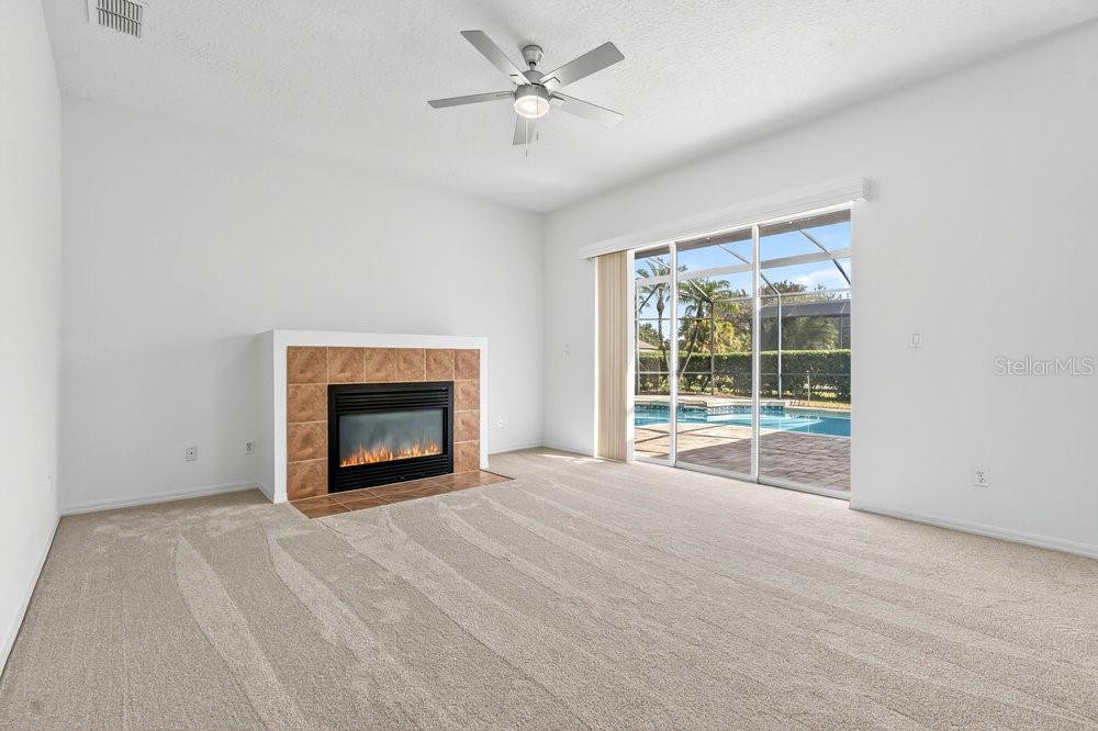 Image 12 of 41 For 10337 Pointview Court