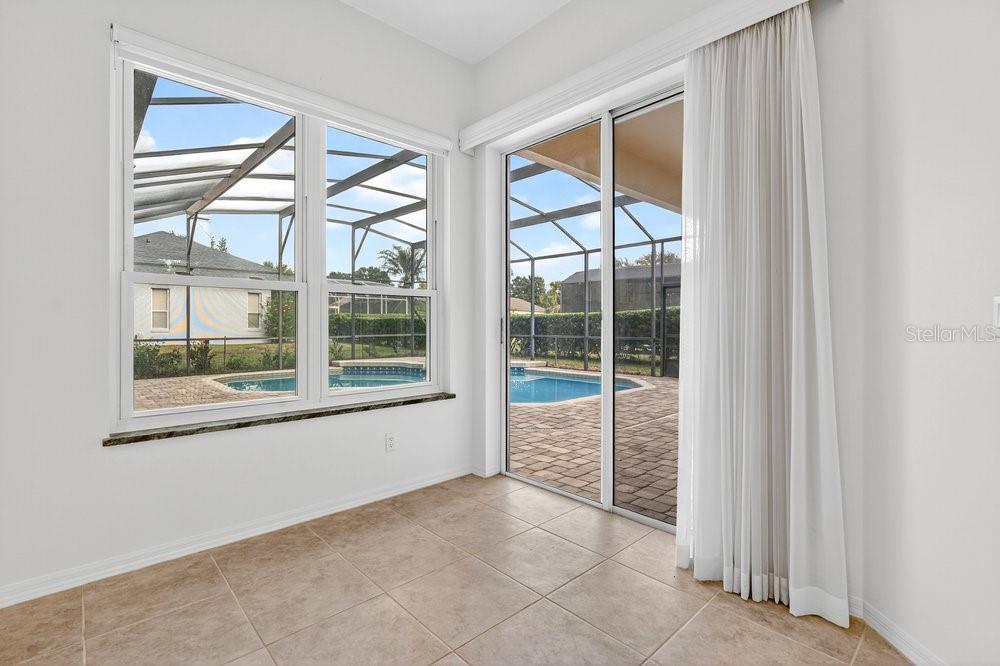 Image 15 of 41 For 10337 Pointview Court