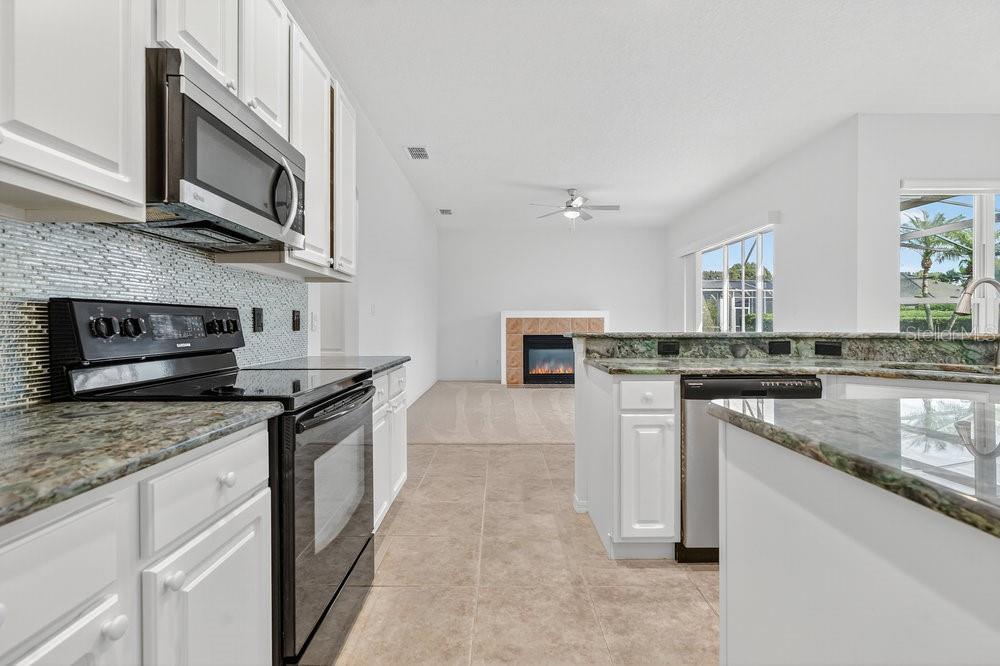 Image 20 of 41 For 10337 Pointview Court